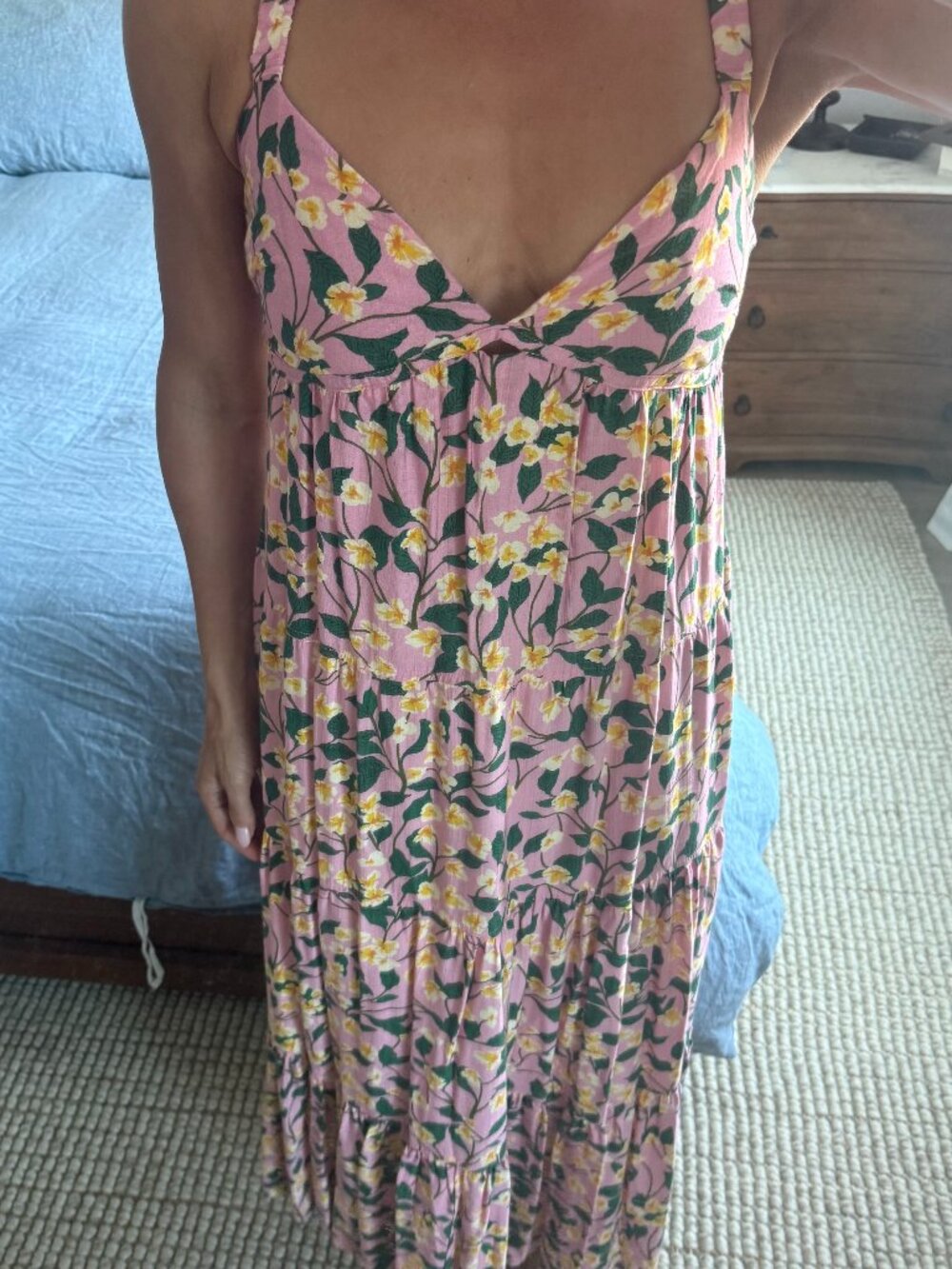 Moon River Pink Floral Open-Back Tiered Maxi Dress – Size Small
